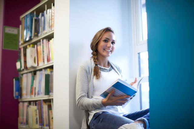 Top ranking English language school in the UK CELS Advert top5